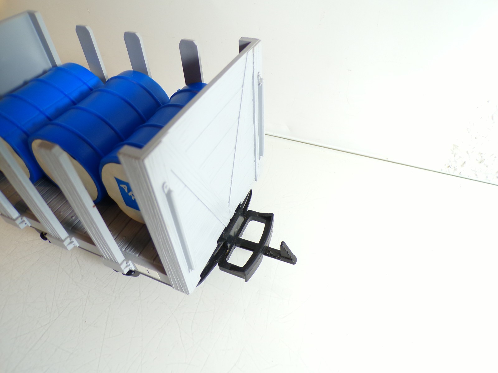 LGB Spur G 4045 Flachwagen mit 3 Fässern siehe Foto in OVP PK2271 – Bild 5