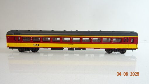 Lima H0 Personenwagen 1.Kl. der NS PR9403 o.