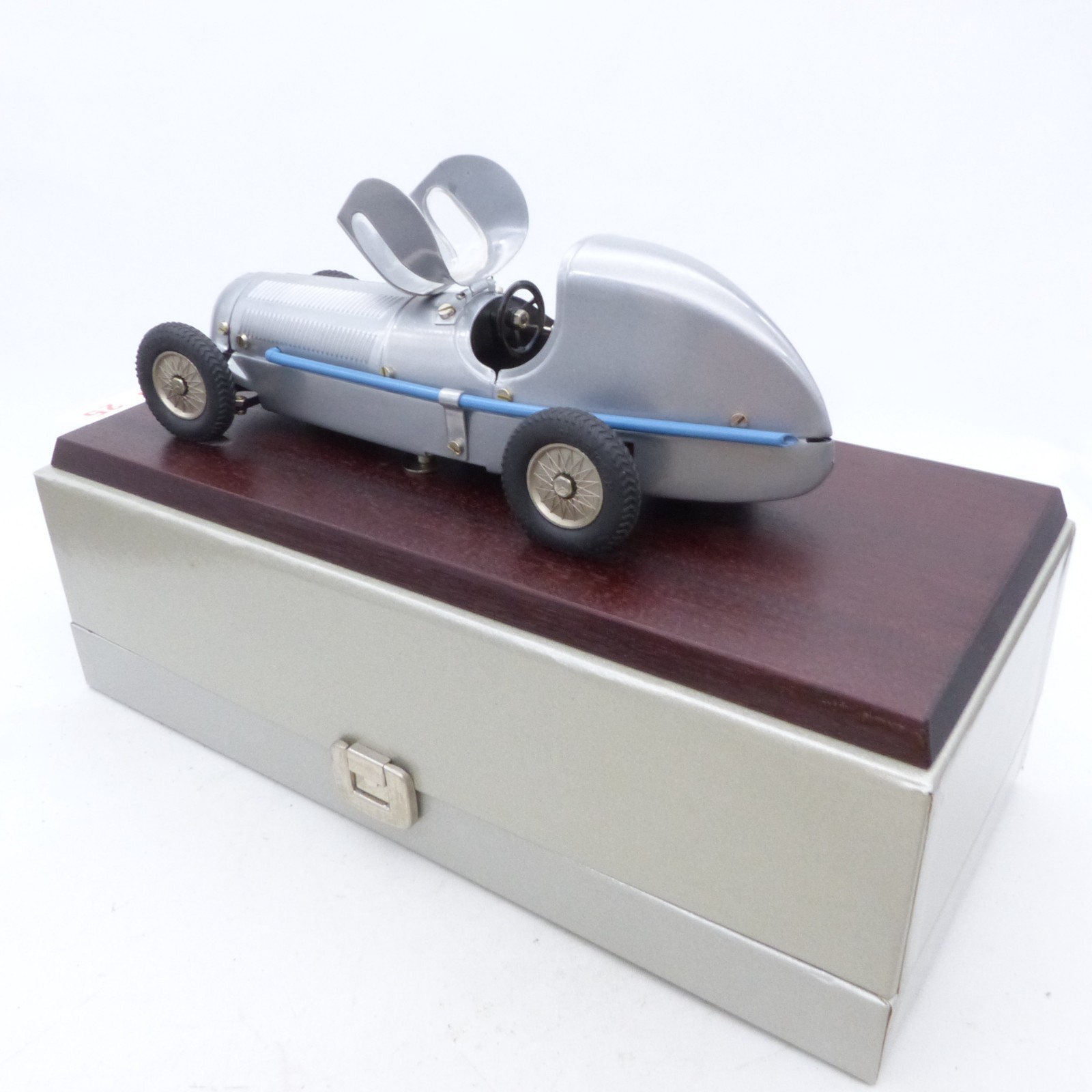 Märklin 1:16 1096 Mercedes-Benz W25 Rennwagen Silberpfeil in OVP EX8282 – Bild 4