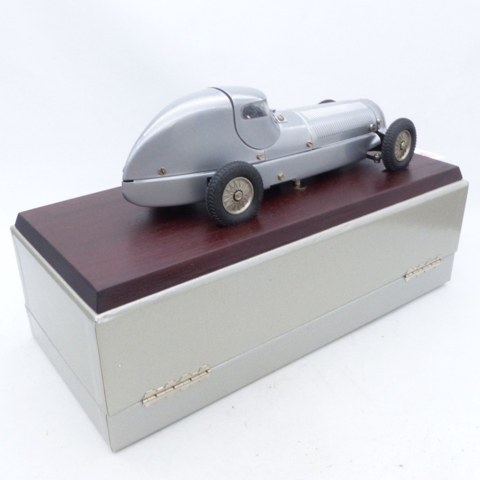 Märklin 1:16 1096 Mercedes-Benz W25 Rennwagen Silberpfeil in OVP EX8282 – Bild 6