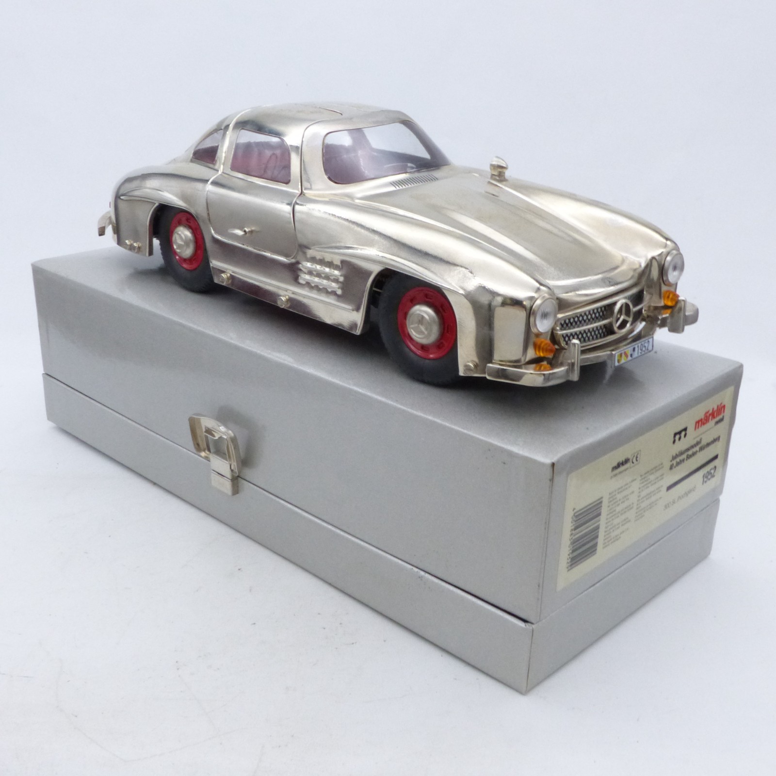 Märklin 1:16 1952 Mercedes-Benz 300 SL hochglanz in OVP EX8284 – Bild 7