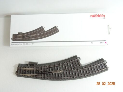 Märklin H0 24671 Bogenweiche links mit Antrieb u. Decoder s. Foto in OVP CK6281
