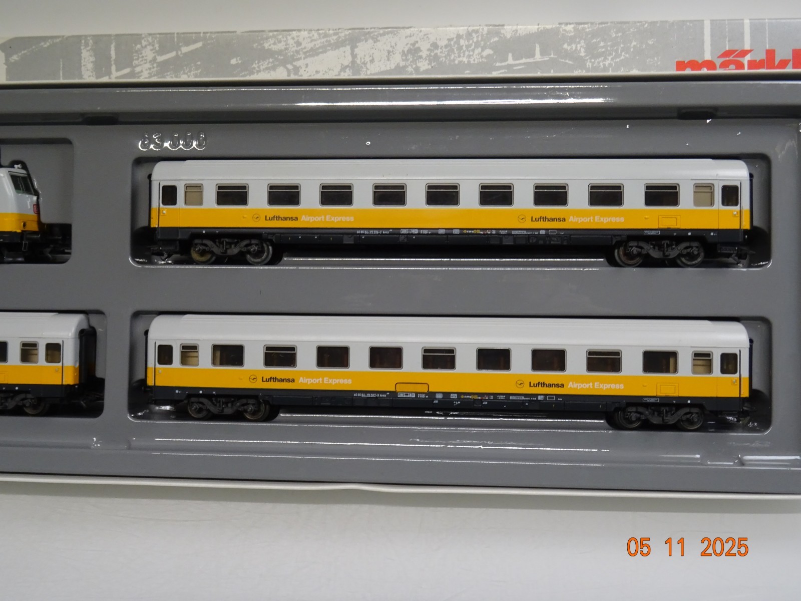 Märklin H0 2867 Zugpackung 4tlg. Lufthansa Airport-Express in OVP JL4143 – Bild 4