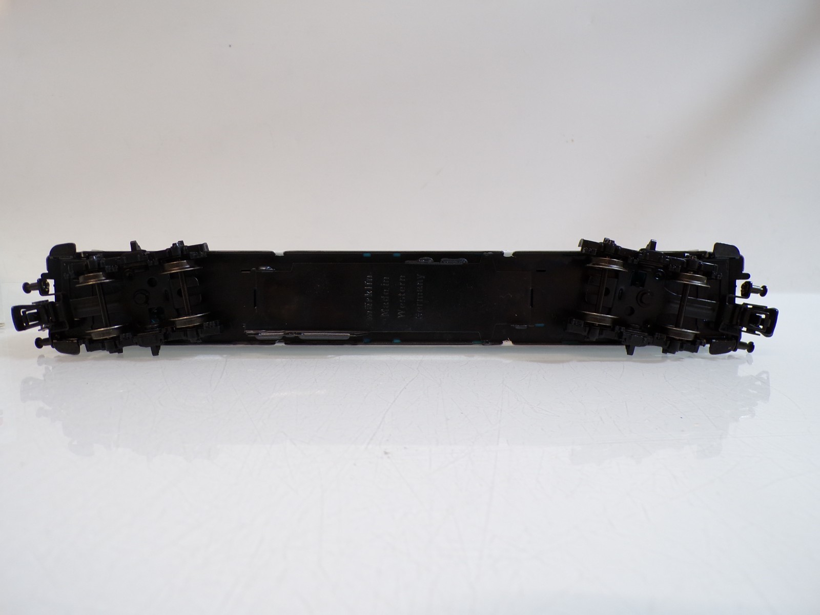 Märklin H0 4032 Personenwagen 2 Kl. der DB in OVP Blech BH1997 – Bild 4