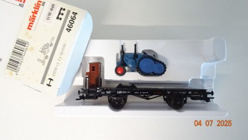 Märklin H0 46064 Flachwagen mit Land Bulldog Raupentraktor der DB in OVP PR8866