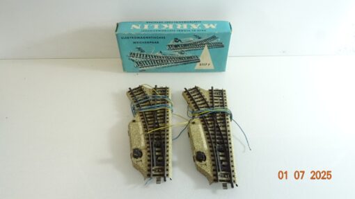Märklin H0 5117 elekt. Weiche 2x Links siehe Foto in OVP CK9185