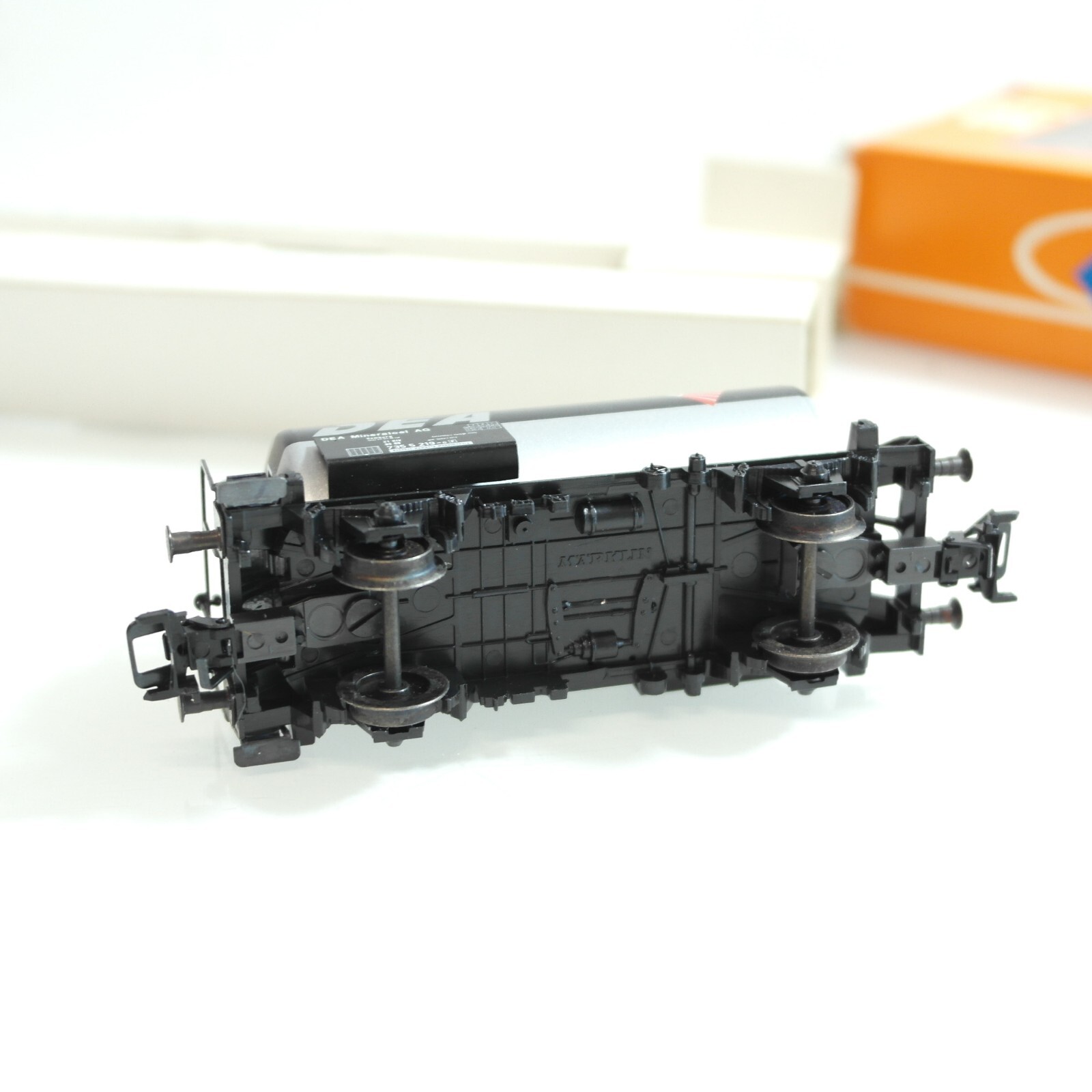 Märklin H0 Kesselwagen DEA Mineralöl in EVP RG1796 – Bild 4