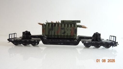 Märklin H0 Tiefladewagen mit Trafo in Tarnanstrich der DB PR9382 o. – Bild 3