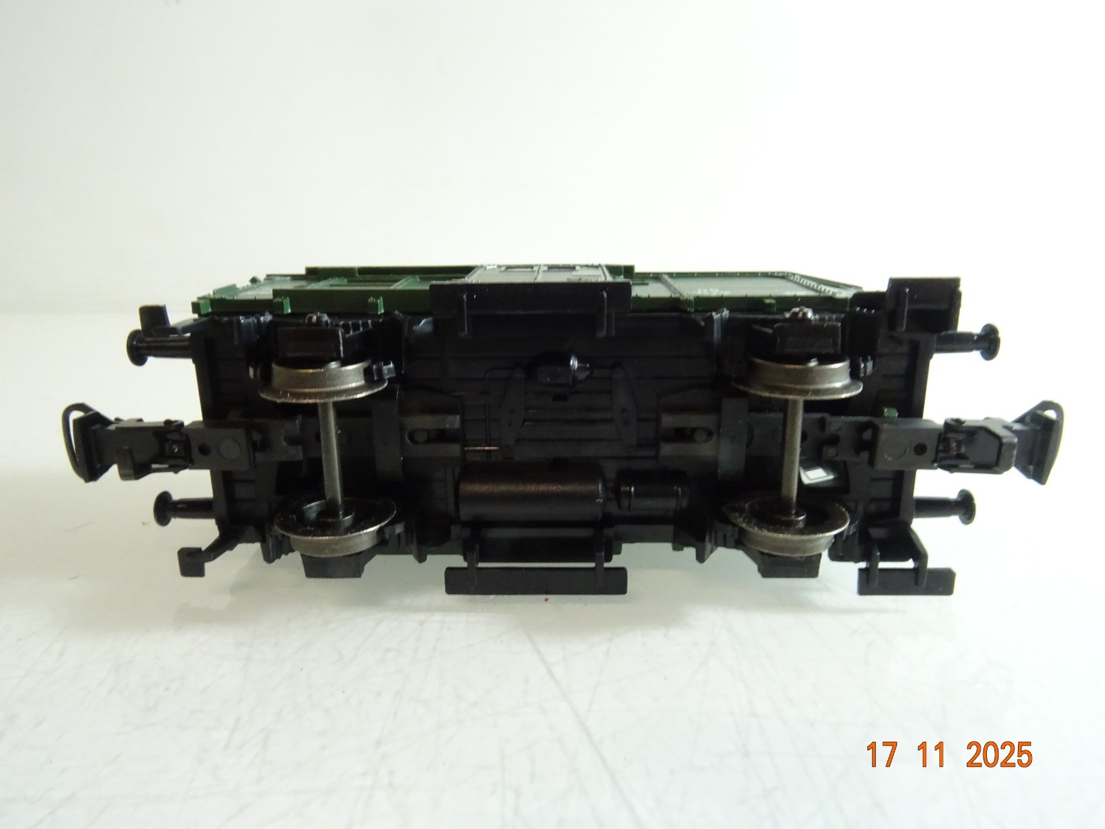 Märklin H0 aus 29530 Güterzug-Begleitwagen 121 815 der DB RR4631 o. – Bild 4