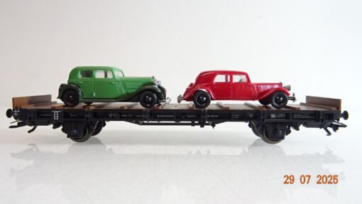 Märklin H0 aus 2995 Flachwagen mit 2 PKW´s der DR PR9335 o.
