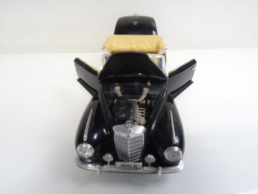 Maisto 1:18 Mercedes-Benz 300S Cabriolet 1955 o. QR3291 – Bild 6