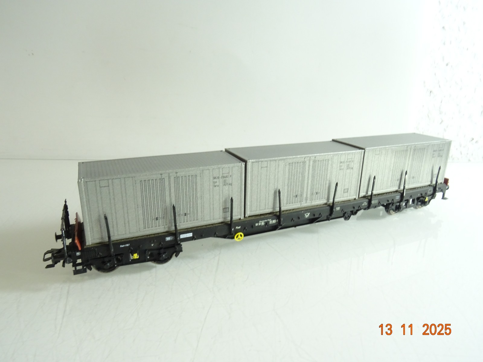 Piko H0 Güterwagen mit Container der DR RR4577 o.