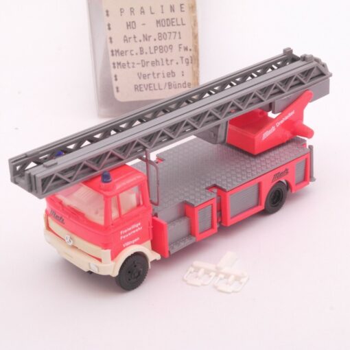 Praline 1:87 80771 MB LP 809 Metz Drehleiterwagen der Feuerwehr in OVP EZ8221