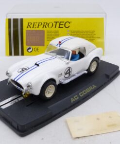 Reprotec 1:32 RT/1966 AC Cobra #4 Le Mans 1963 in PC-Box EX8322