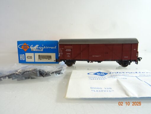 Roco H0 4330 gedeckter Güterwagen Leipzig der DR in OVP BH299