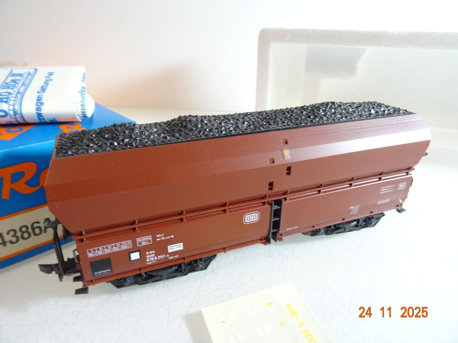 Roco H0 AC 4386A Selbstentladewagen mit Ladung der DB in OVP RR4784 – Bild 3