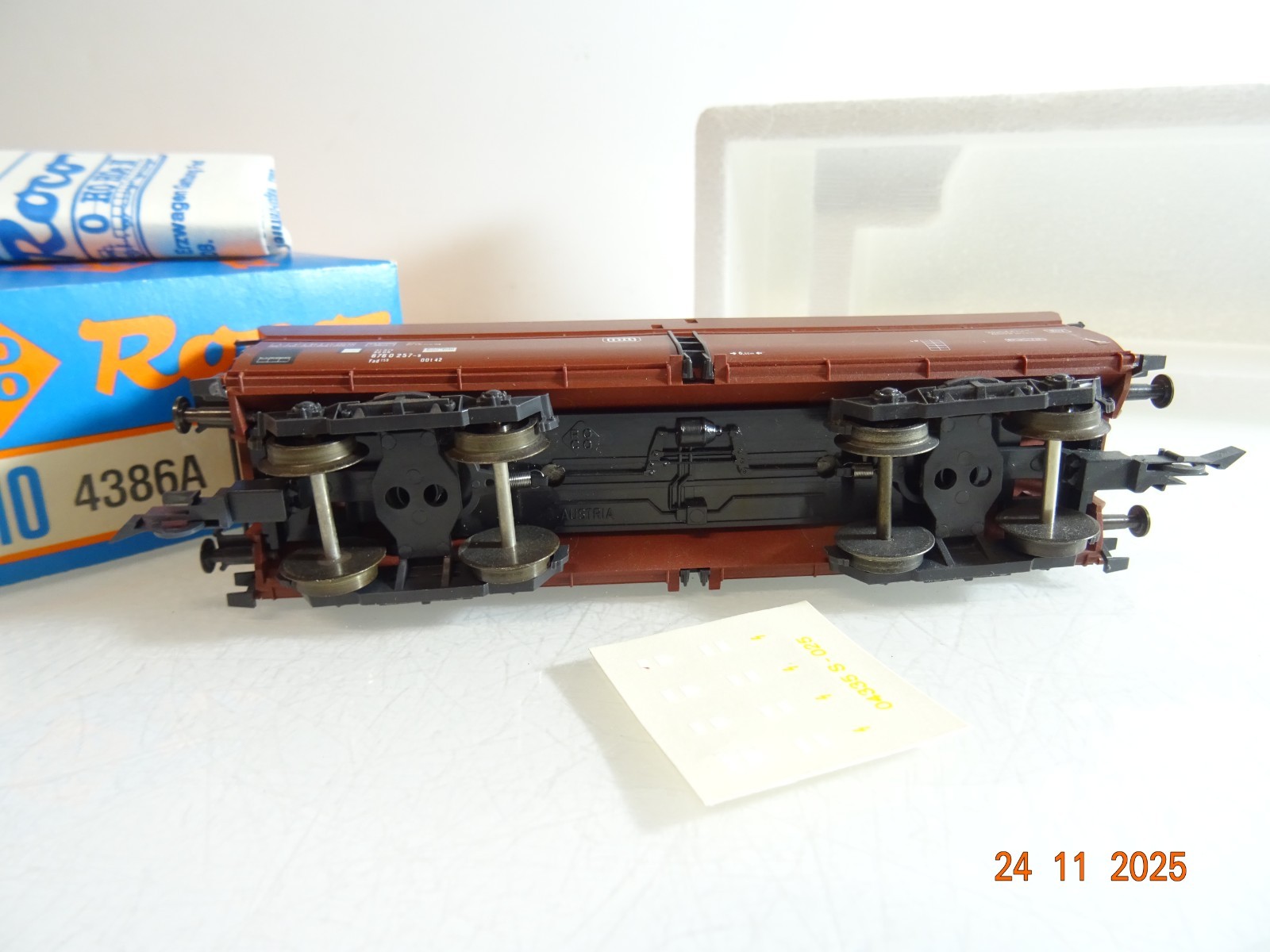 Roco H0 AC 4386A Selbstentladewagen mit Ladung der DB in OVP RR4784 – Bild 4