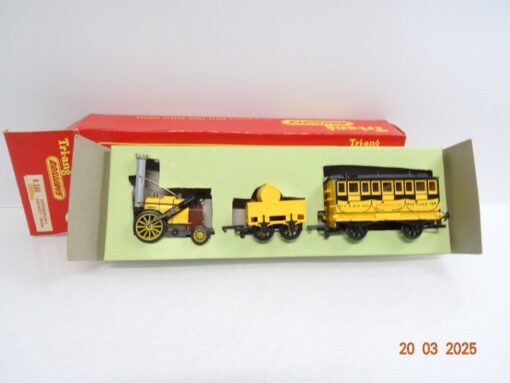 Tri-ang Rovex H0 R.346 Dampflok Rocket mit Personenwagen in OVP LE9539