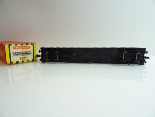 Trix Express H0 3382 Personenwagen 1./2. Kl. der DB in EVP PR843 – Bild 4