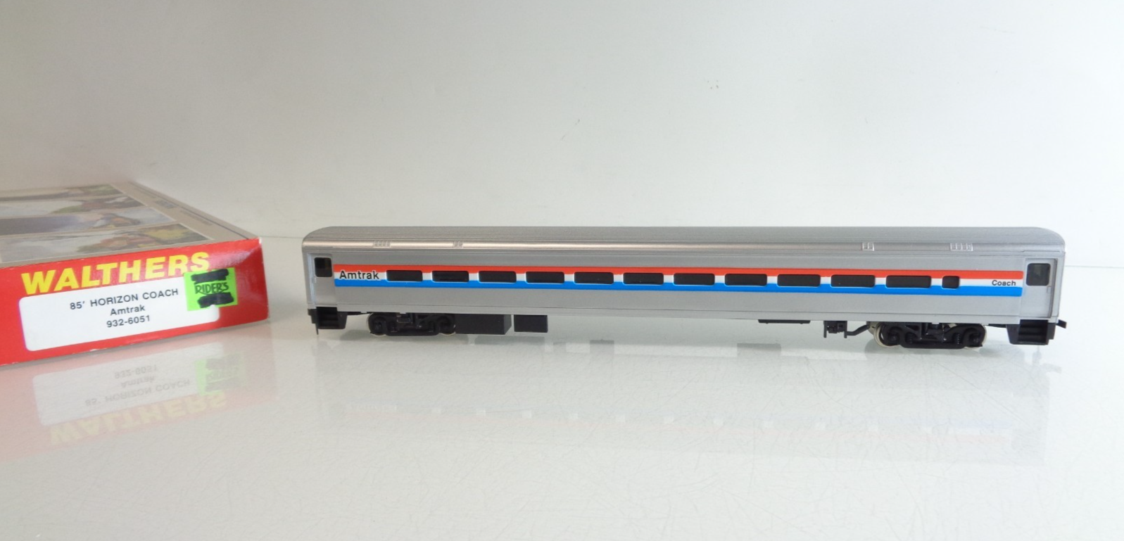 Walthers H0 932-6051 Personenwagen der Amtrak nur für großen Radius in OVP BH927