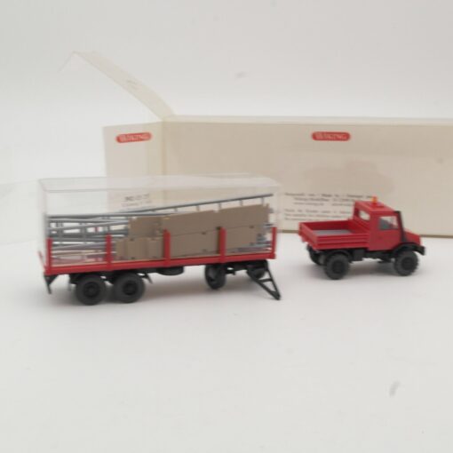 Wiking 1:87 392 03 27 Unimog U 140 mit Rungenhänger und Ladung in OVP QR6164 – Bild 4