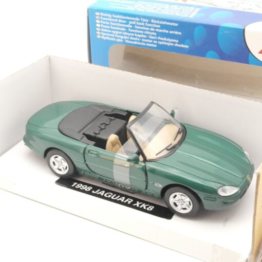 XToys 1:32 1998 Jaguar XK8 mit Rückziehmotor in OVP QR7124 – Bild 3