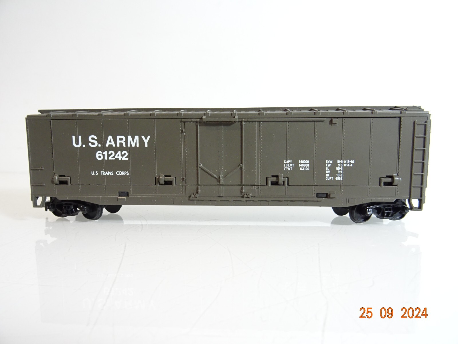 AHM H0 gedeckter Güterwagen mit Panzer der US Army in OVP PR2879