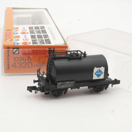 Arnold N 4320 Kesselwagen Tankwagen BP der DB in OVP RR276