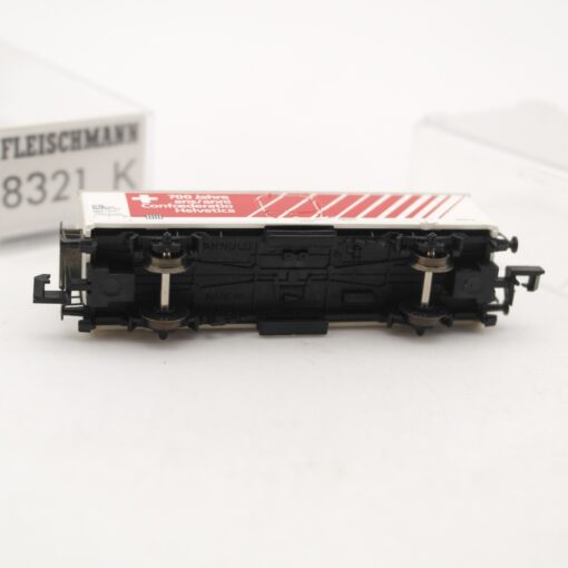 Arnold N gedeckter Güterwagen 700 Jahre Helvetica in EVP RR2230 – Bild 4