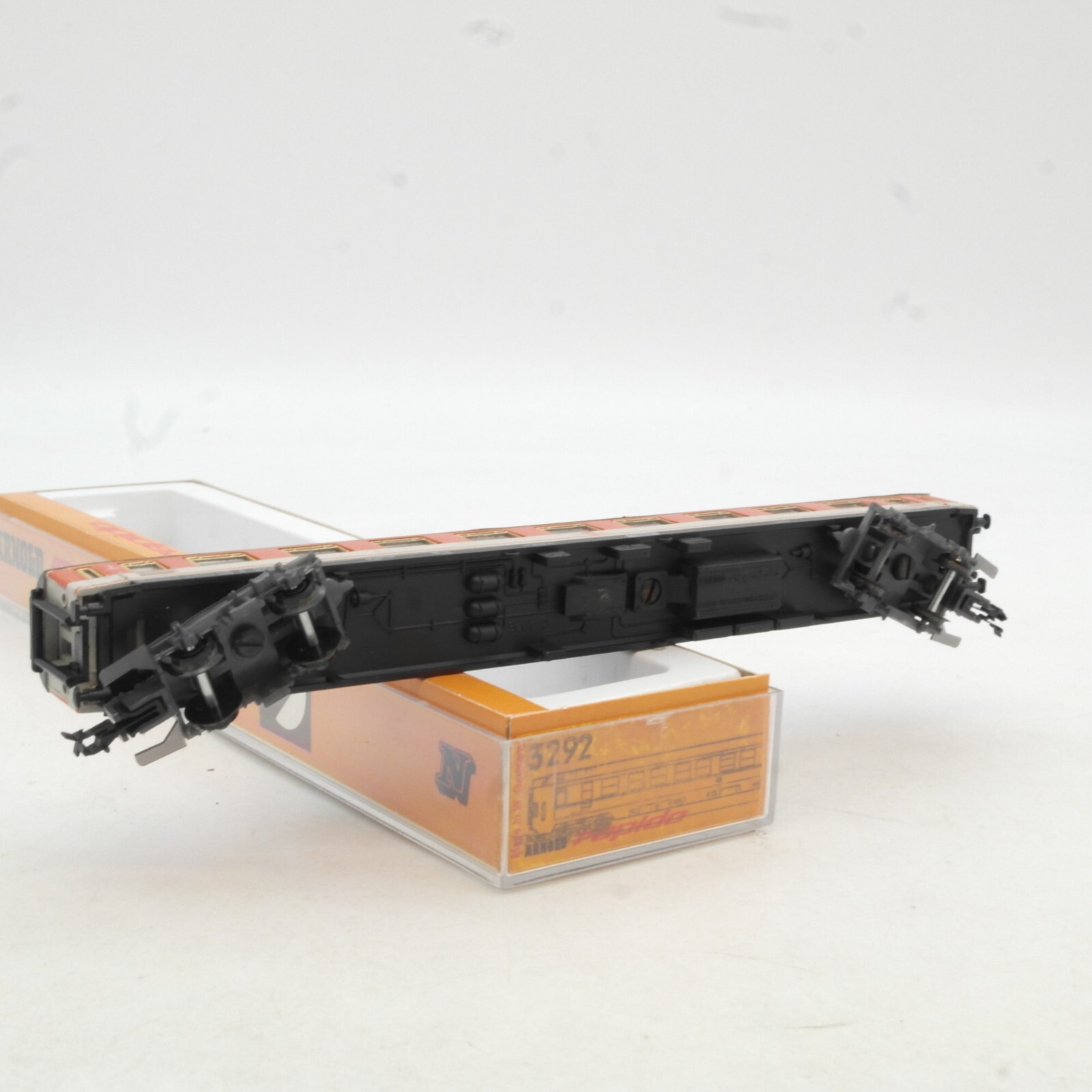 Arnold Spur N Personenwagen 1. Klasse 61 80 19-60 171-2 der DB  in EVP RG1436 – Bild 3