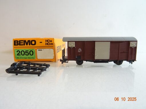 Bemo H0e 2050 gedeckter Güterwagen der RhB in OVP BH390