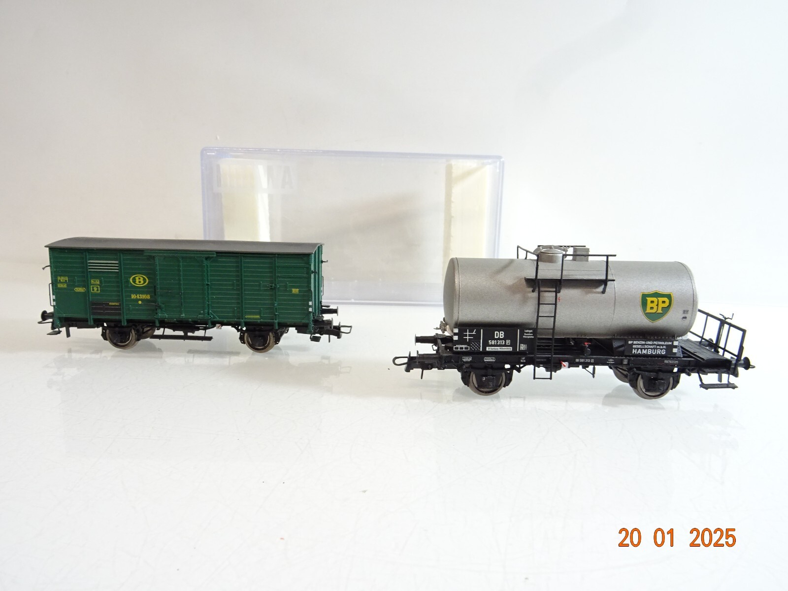 Brawa H0 Kesselwagen BP/gedeckter Güterwagen 2 tlg. der DB/B in EVP PR5399 – Bild 3