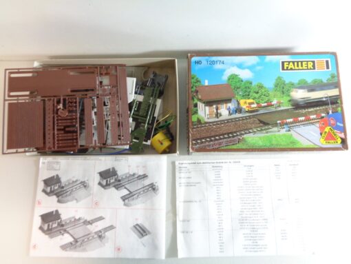 Faller H0 120174 Bahnübergang mit Wärterhaus , Motor s. Foto in OVP PK1551