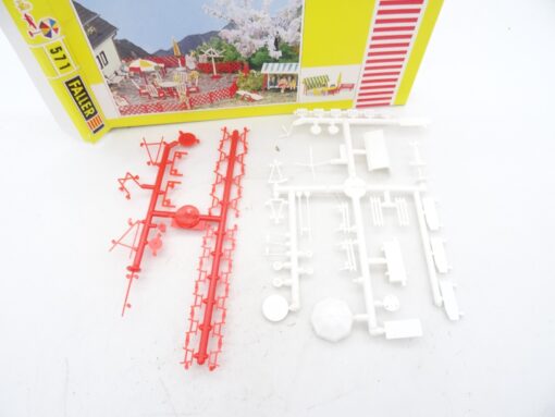 Faller H0 Bausatz 571 Gartenstühle und Tische in OVP RR1404 – Bild 3