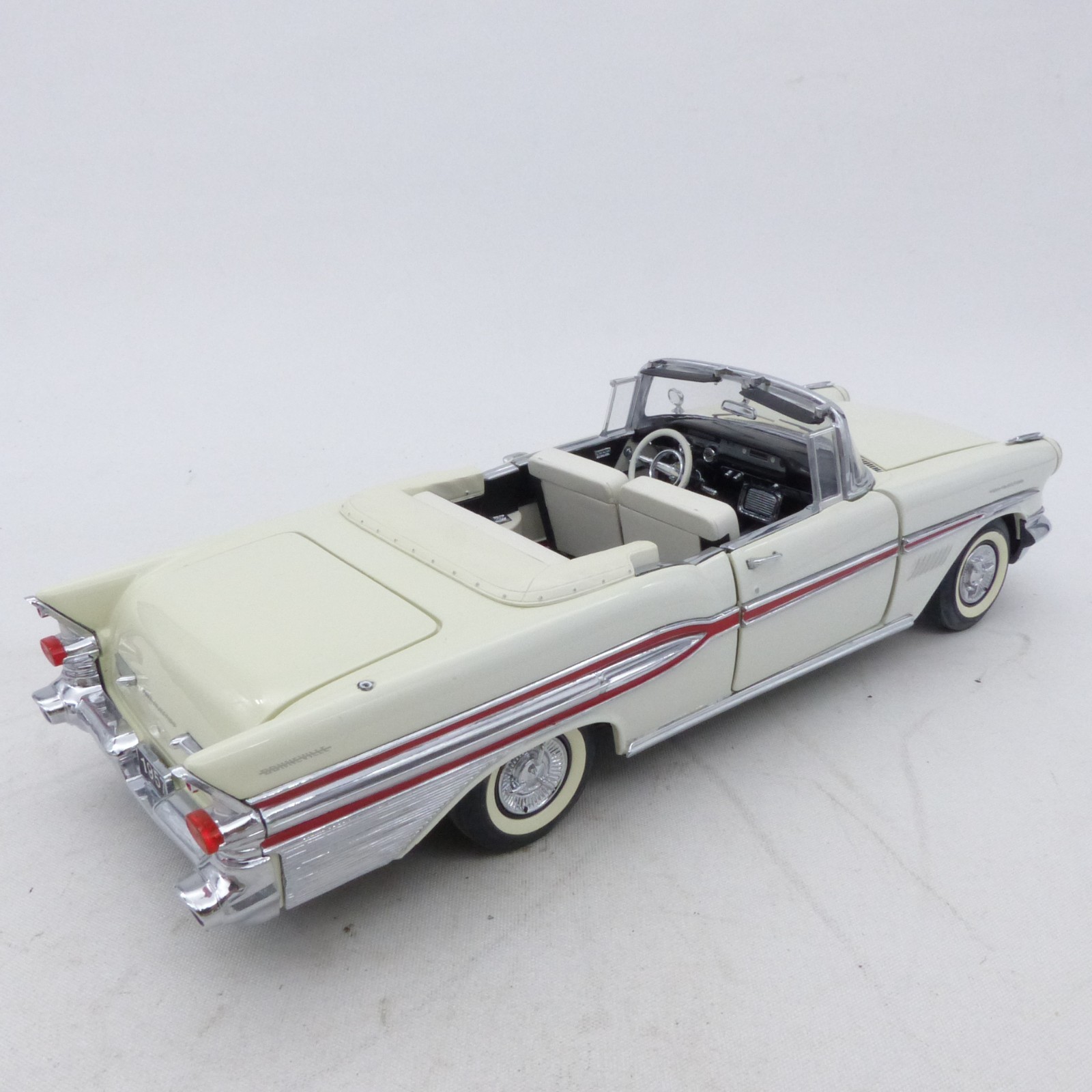 Franklin Mint 1:24 B11VB59 Pontiac Bonneville 1957 in Tüte o. EX8090 – Bild 3