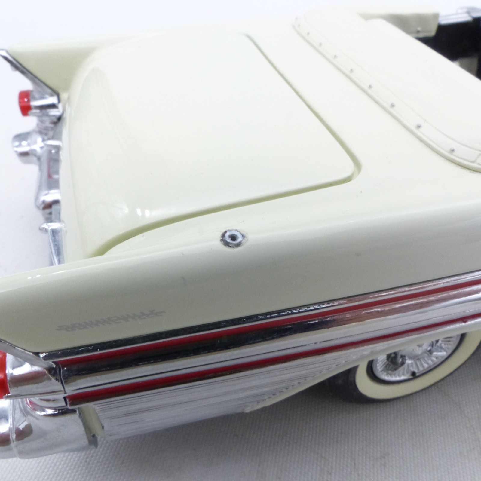 Franklin Mint 1:24 B11VB59 Pontiac Bonneville 1957 in Tüte o. EX8090 – Bild 4
