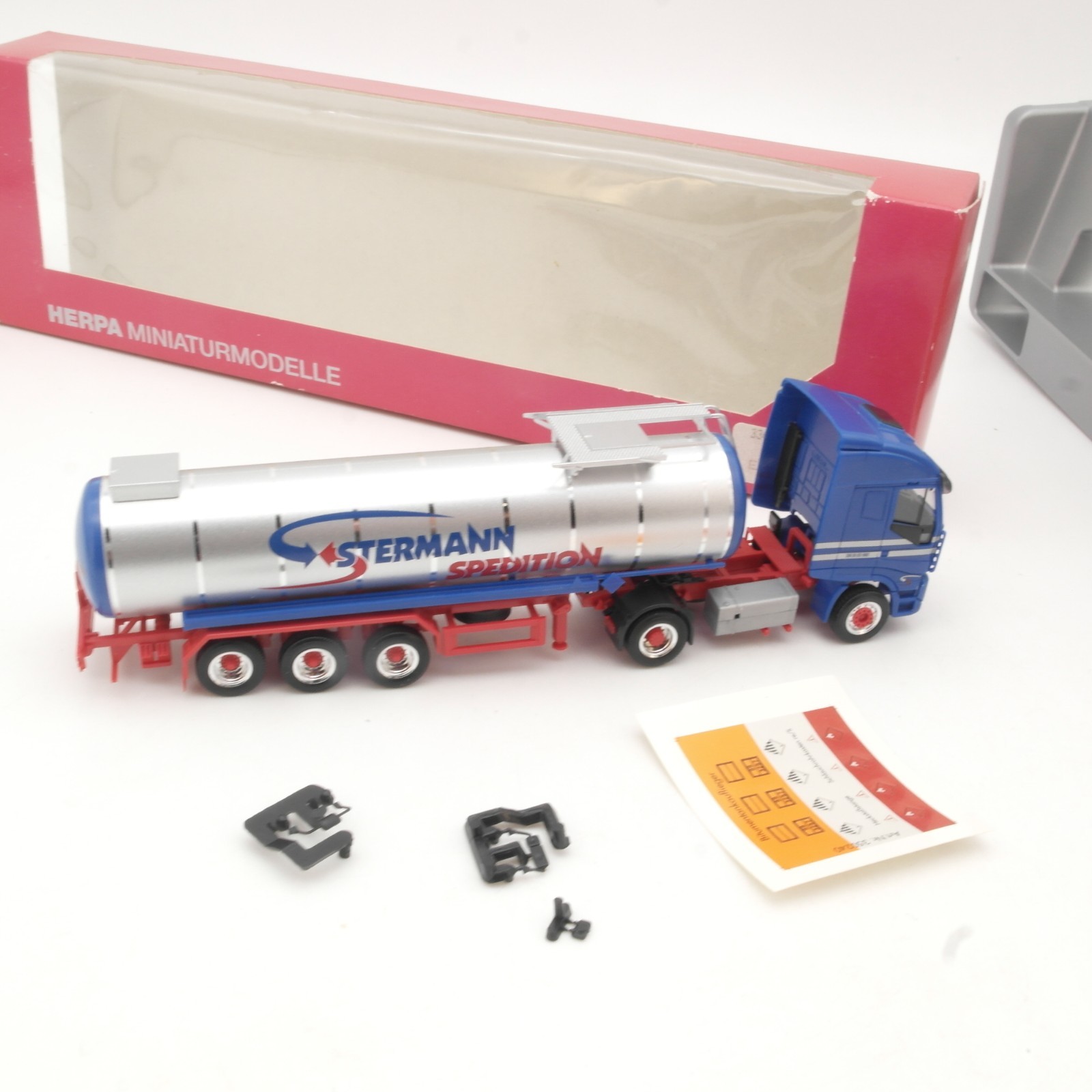 Herpa 1:87 154079 Iveco Stralis Bitumentank Sattelzug Stermann in OVP RR5402 – Bild 3