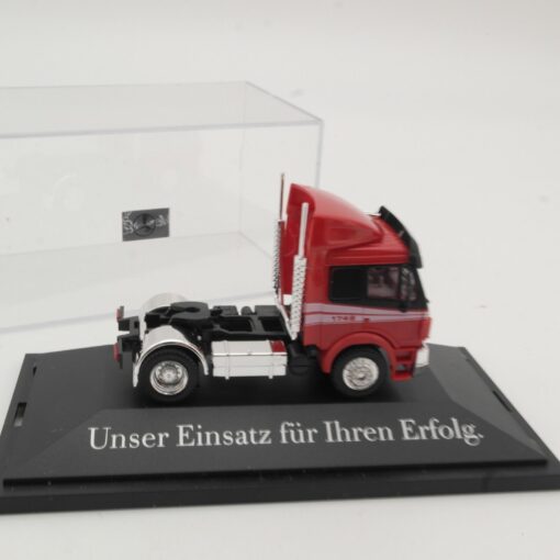Herpa 1:87 MB 1749 Zugmaschine unser Einsatz für Erfolg in PC Box QR6128 – Bild 3