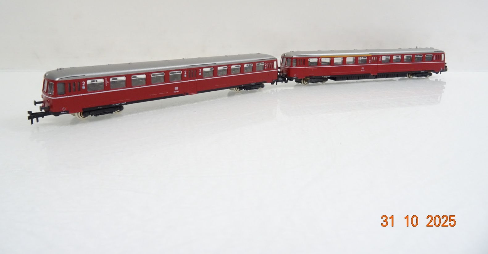 Kato N 1518 / 1517 Akku Triebwagen BR 515 + BR 815 der DB JL3985 o. – Bild 3