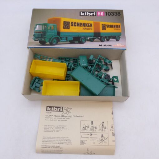Kibri H0 Bausatz Nr.: 10338 MAN Planenhängerzug Schenker, in OVP EB5442 – Bild 3
