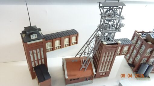 Kibri H0 Fabrikanlage mit Förderturm aus Anlagenrückbau siehe Foto CK7398 o. – Bild 5