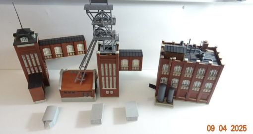 Kibri H0 Fabrikanlage mit Förderturm aus Anlagenrückbau siehe Foto CK7398 o.