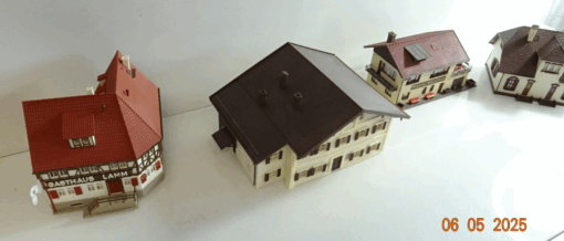 Konvolut H0 Gebäude und Häuser 4 Stück siehe Foto CK8020 o. – Bild 3