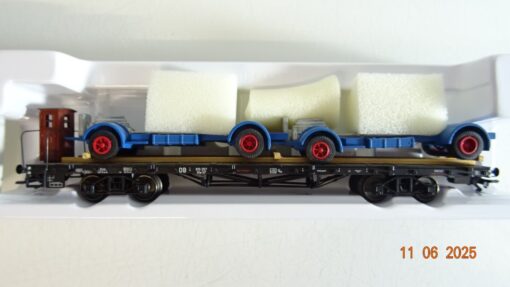Märklin H0 00691-5 Flachwagen mit zwei LKW Untergestelle der DB in OVP PR8404 – Bild 3