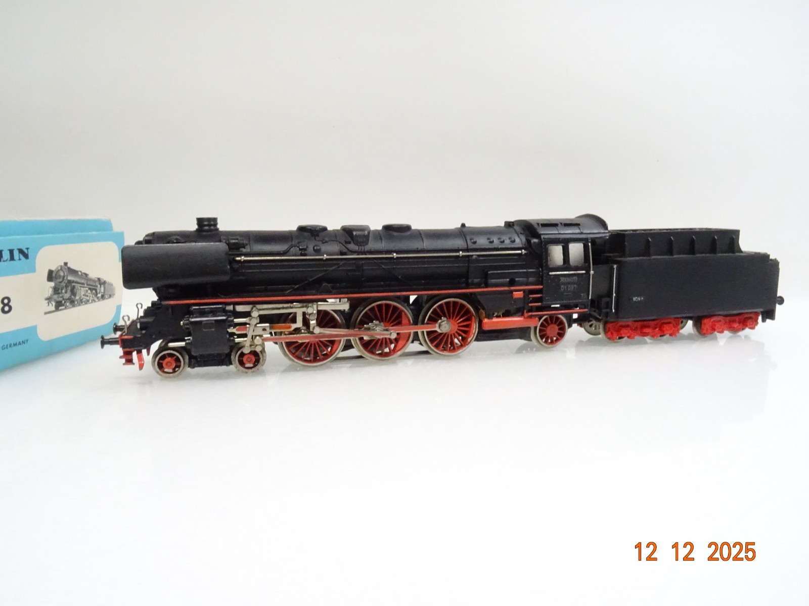 Märklin H0 3048 Dampflok BR 01 097 der DB mit OVP JL5046