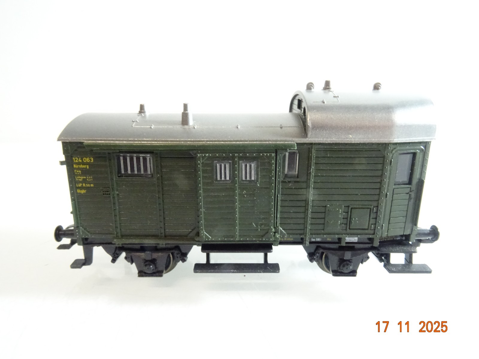 Märklin H0 Güterzug-Begleitwagen 124 063 Nürnberg RR4632 o. – Bild 3