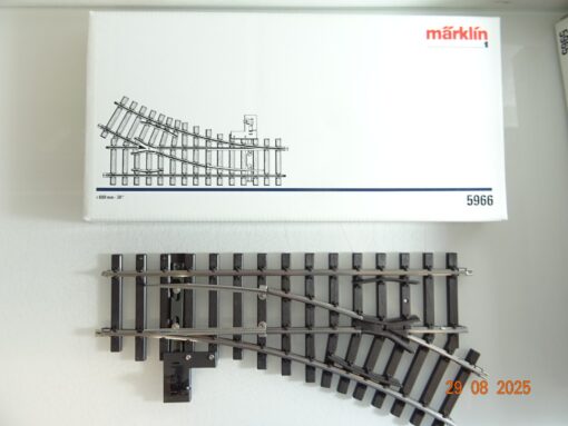Märklin Spur 5966 Weiche rechts L 300 mm R 600 mm siehe Foto in OVP PK988