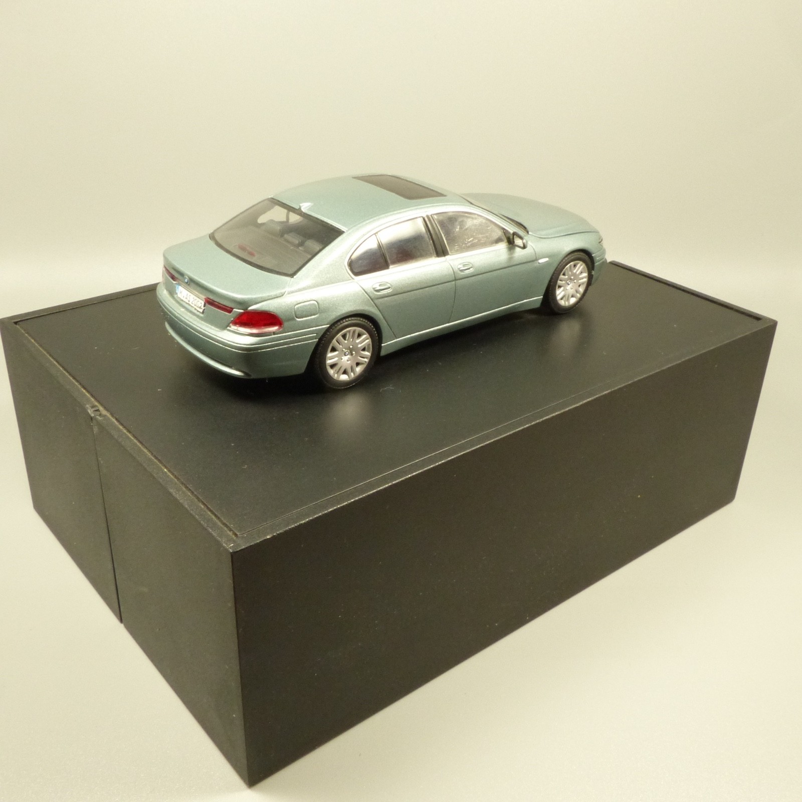 Minichamps 1:43 BMW 7er Limousine metallic After Sales Cup 2002 in Box EX8566 – Bild 3