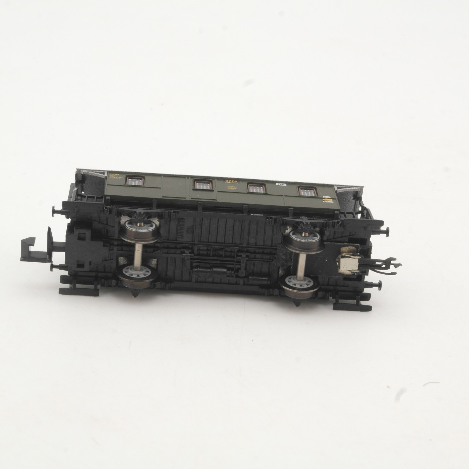 Minitrix N Gepäckwagen 9776 der DR RR5072 o. – Bild 4