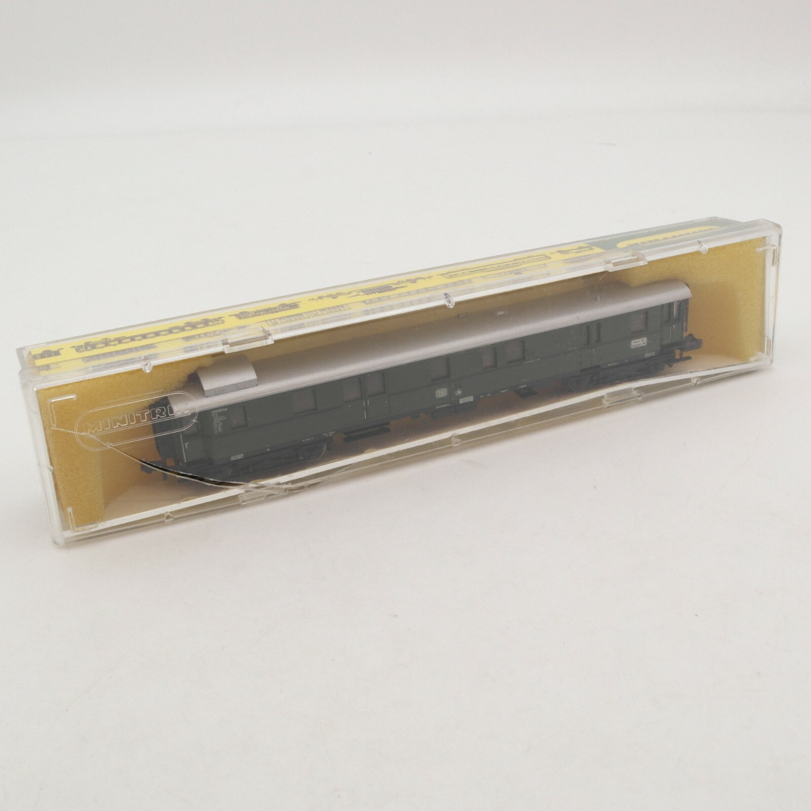 Minitrix N Gepäckwagen mit Dachkanzel der DB Villach / Hannover in EVP RI6631 – Bild 4